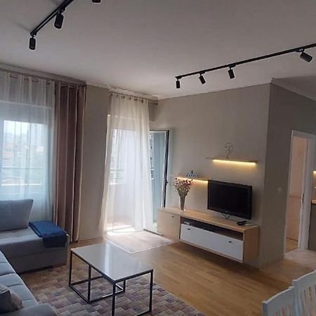 Lu-Er Tirana Center Apartment Luaran gambar